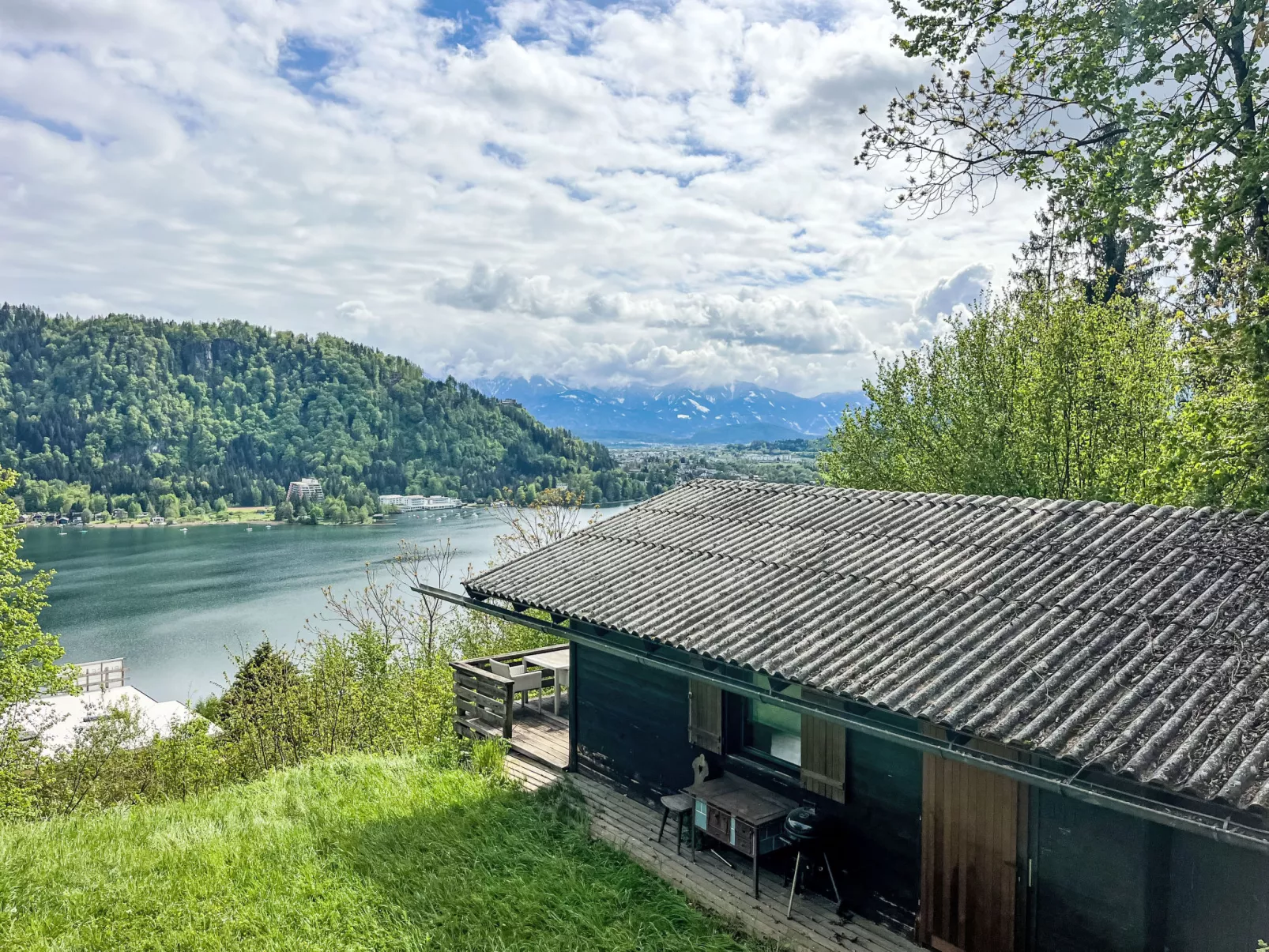 Häuschen am Waldrand-Outside