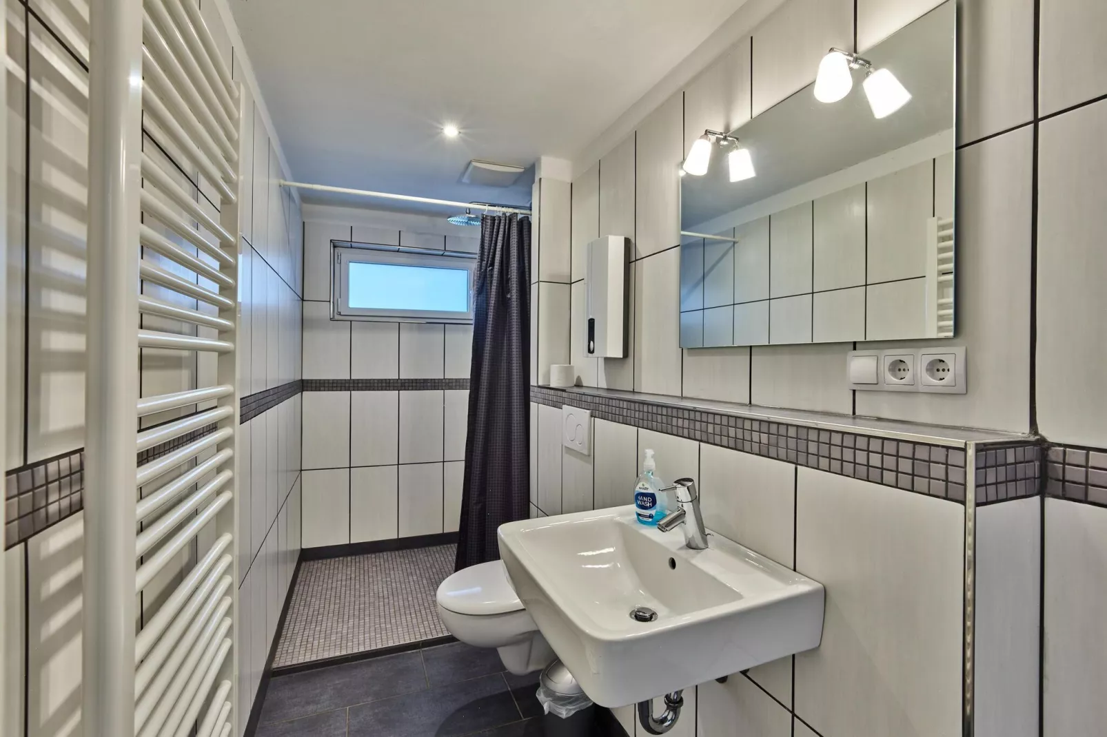 Haus Tierfreund-Bathroom