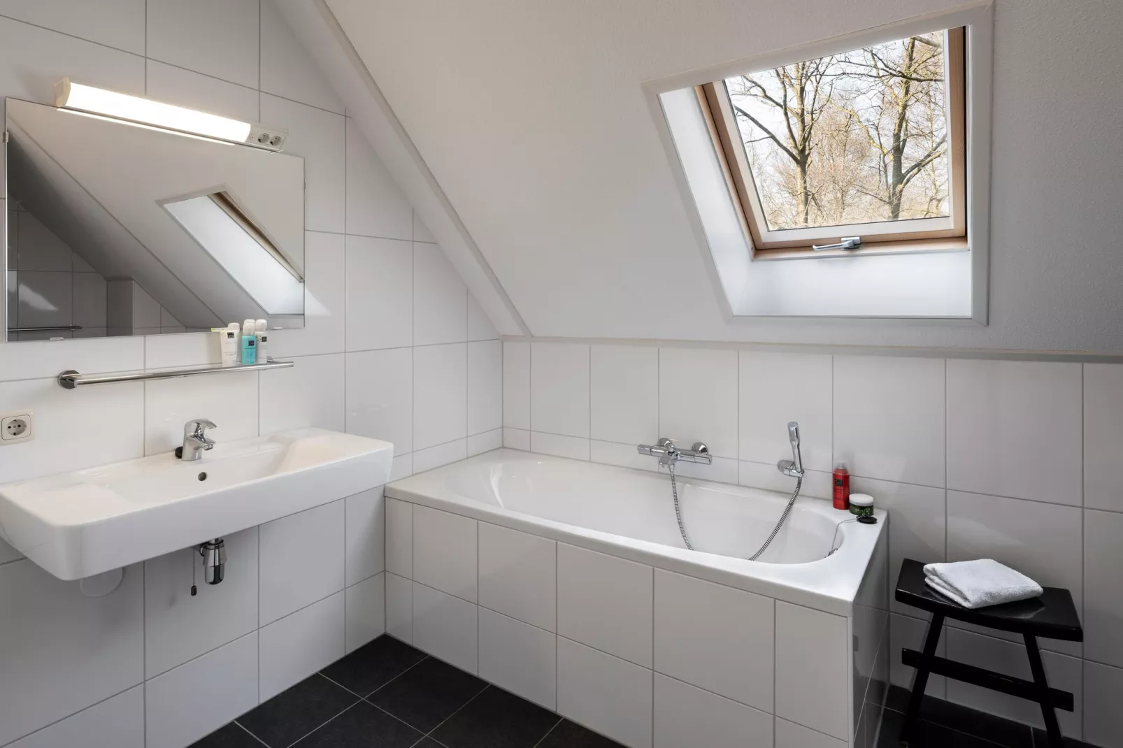 Marke van Ruinen 2-Bathroom