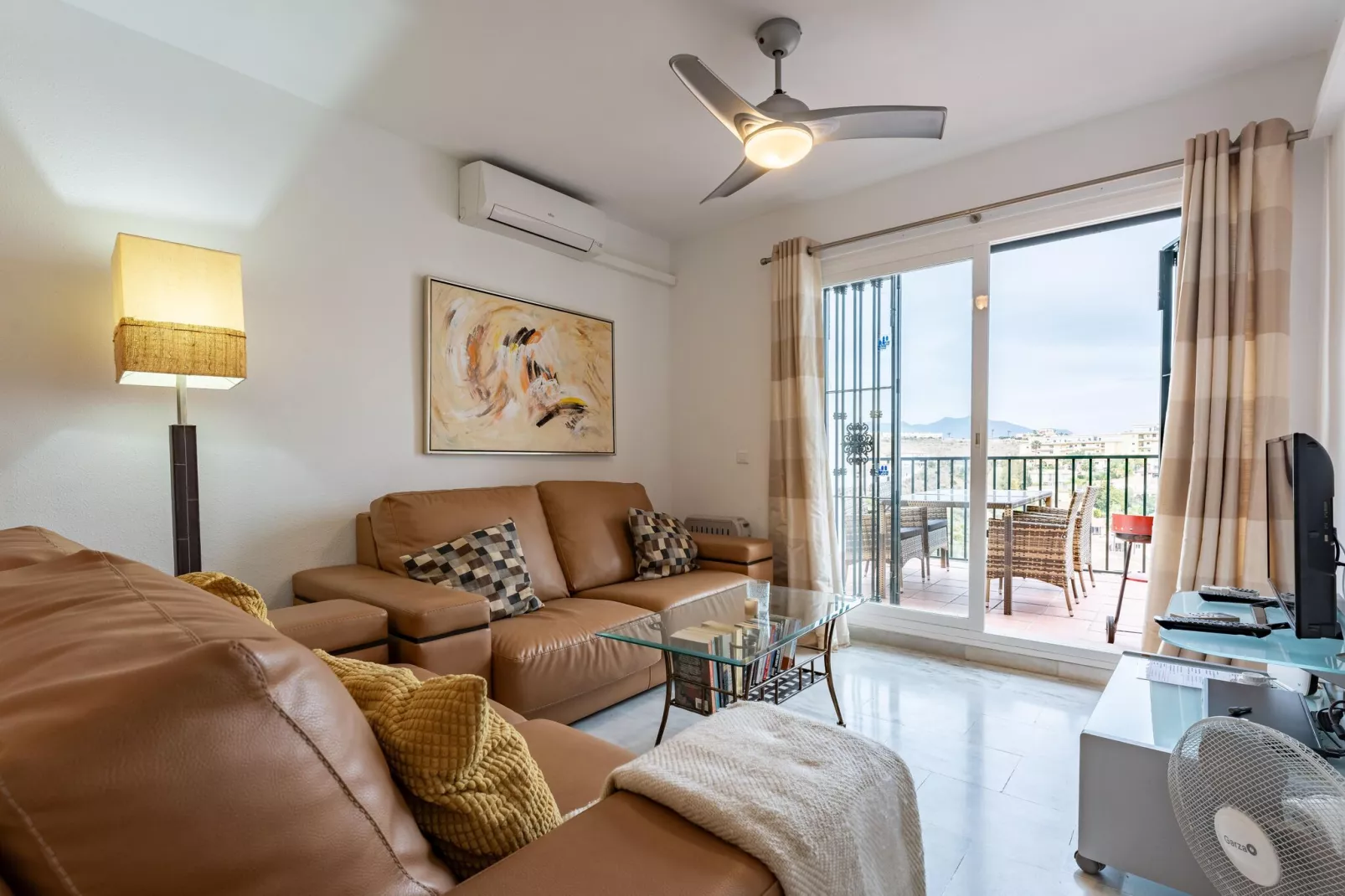 CT 266 - Faro's Angel Miraflores Penthouse - Mijas Costa-Living room