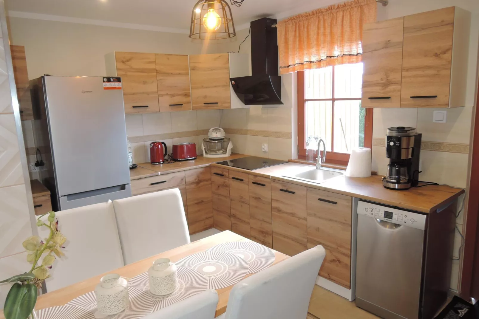 Dom z ogrodem i stawem w Stepnicy-Kitchen