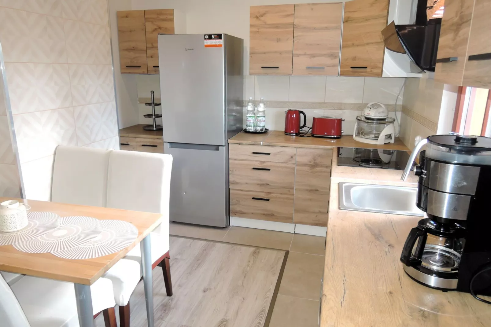 Dom z ogrodem i stawem w Stepnicy-Kitchen