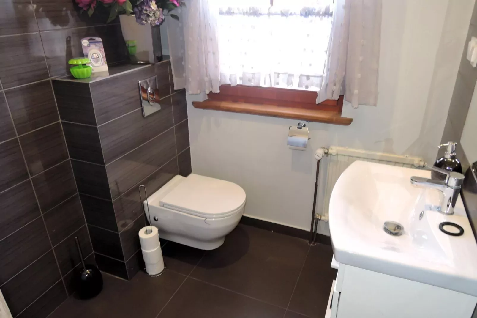 Dom z ogrodem i stawem w Stepnicy-Bathroom