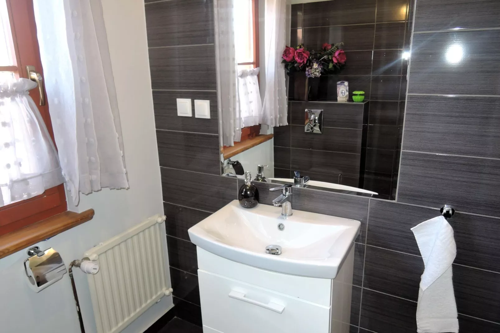 Dom z ogrodem i stawem w Stepnicy-Bathroom