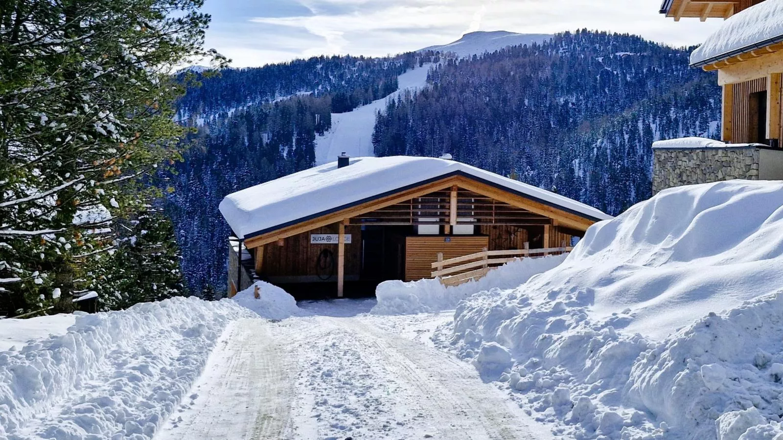 JuJa Lodge-Außenbereich Winter