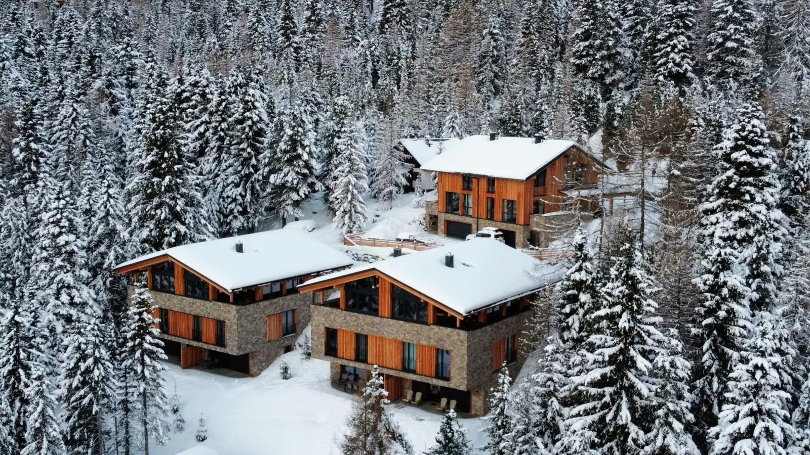 JuJa Lodge-Außenbereich Winter