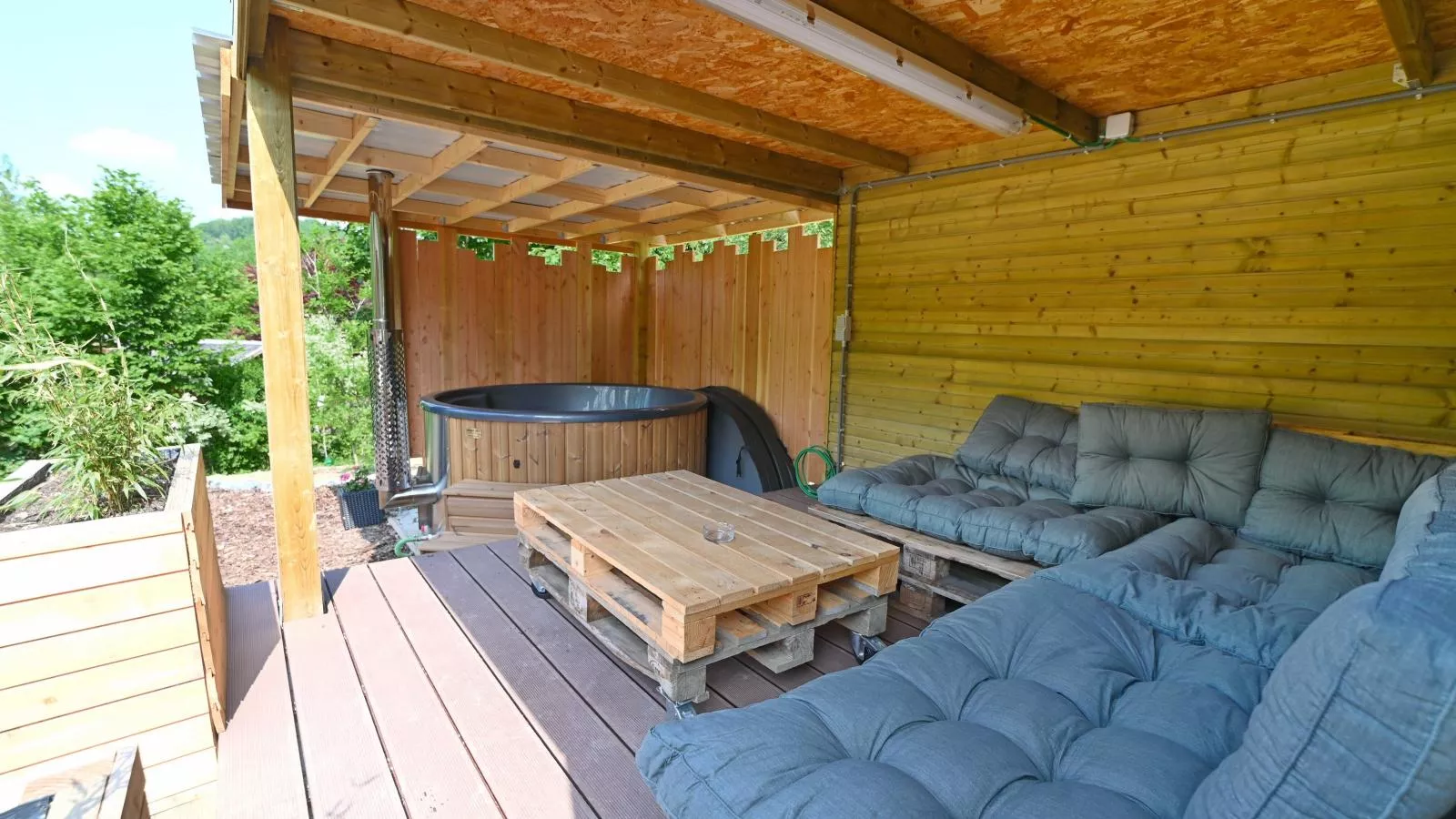 Bois Joli-Terrace balcony