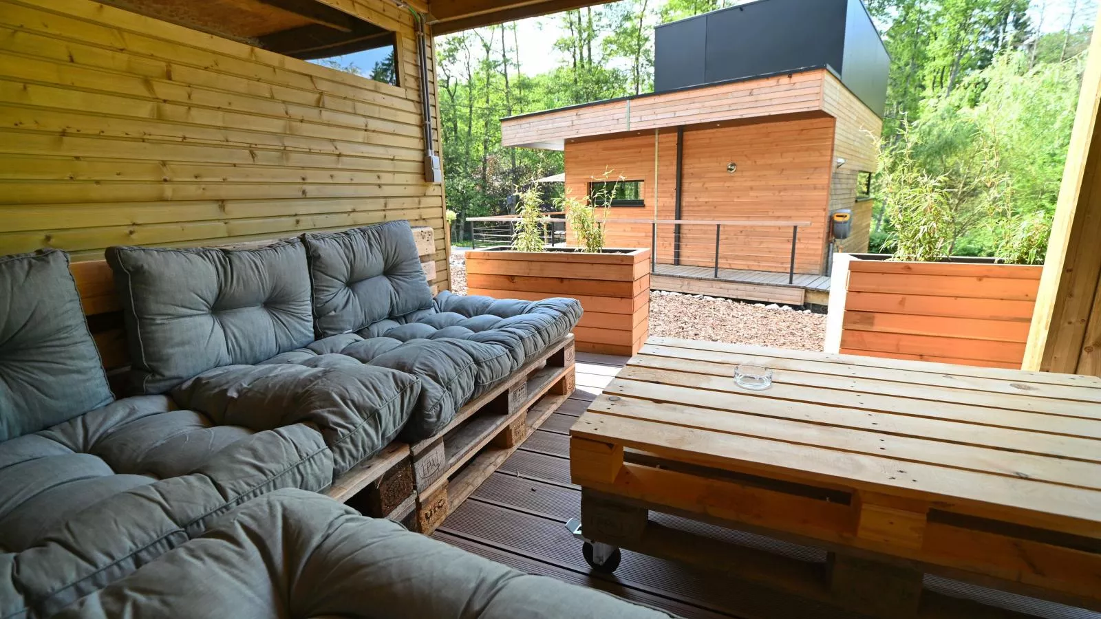 Bois Joli-Terrace balcony