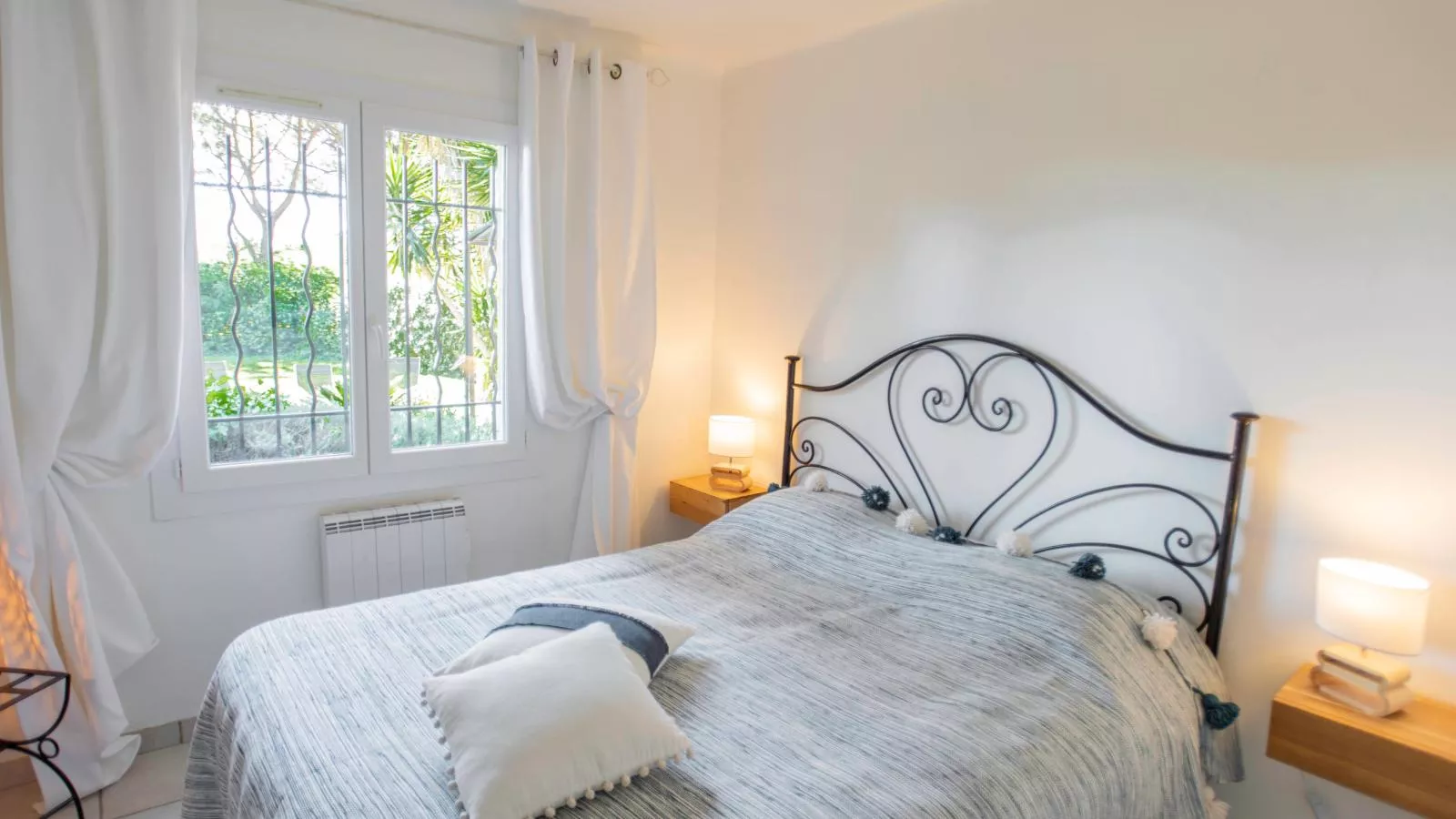 Les Myrtes-Bedroom