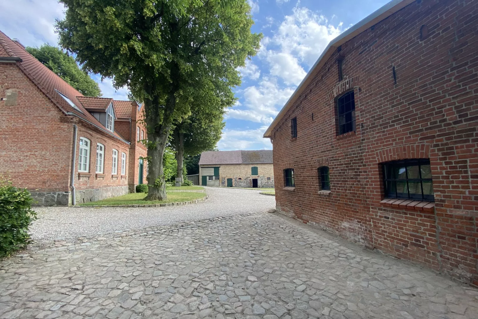 Ferienwohnung Am Alten Gutshof-Exterior summer