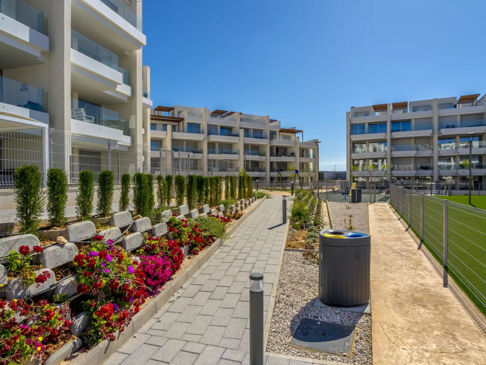 Ema Residencial 63-Outside