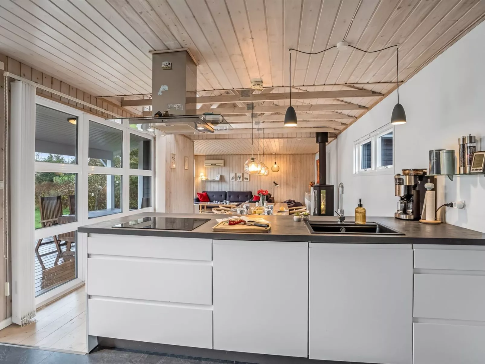 "Mira" - 500m from the sea-Inside