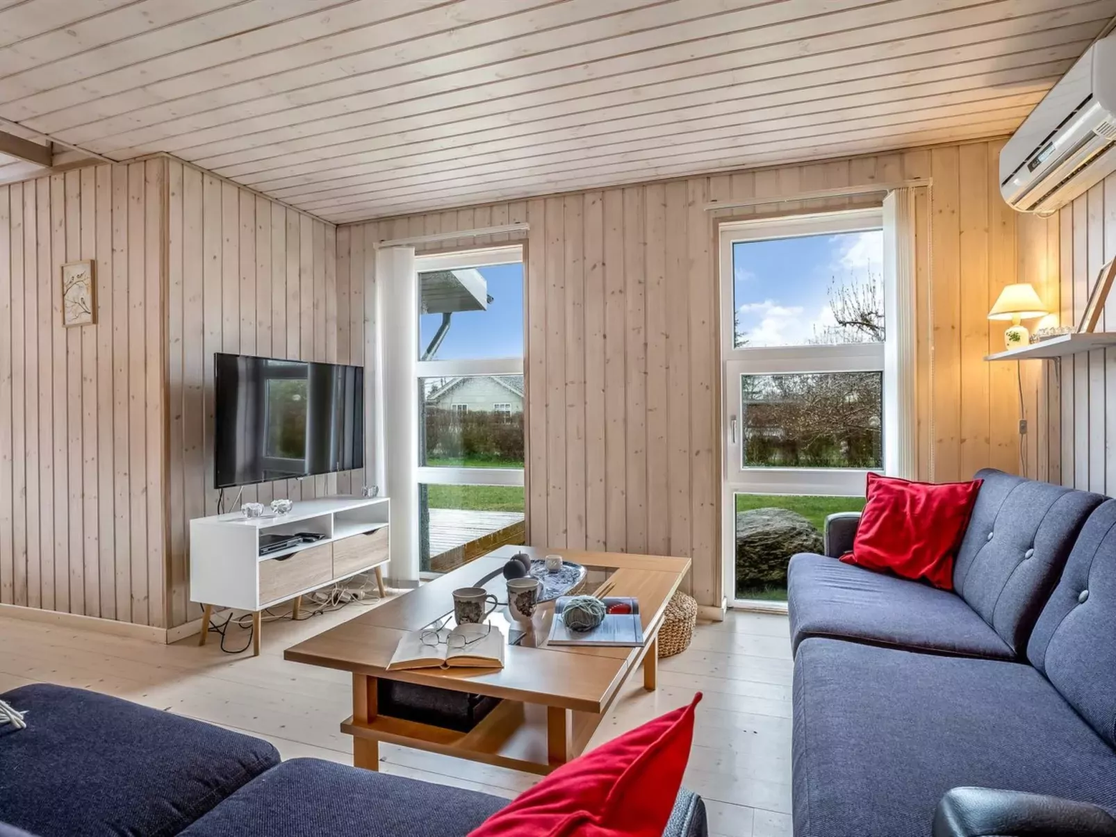 "Mira" - 500m from the sea-Inside
