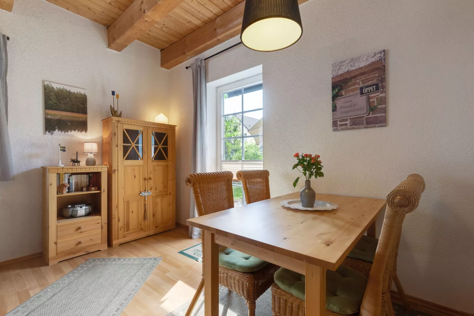 Ferienhaus mit Garten und Terrasse vor Rostock/Warnemünde-Dining room