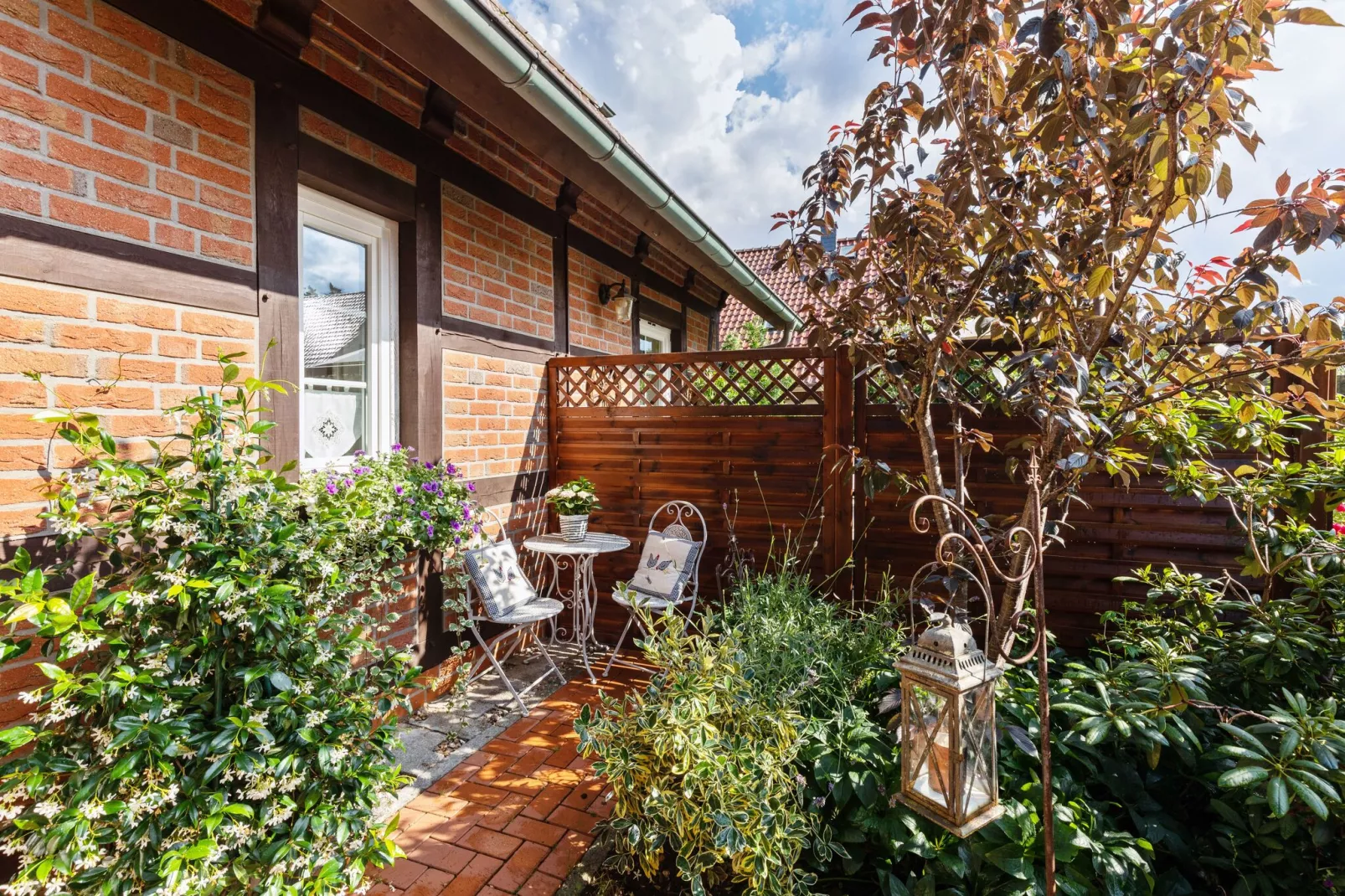 Ferienhaus mit Garten und Terrasse vor Rostock/Warnemünde-Terrace balcony