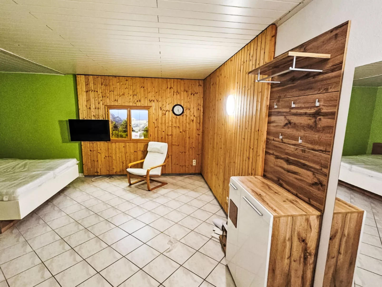 The Green Studio-Inside