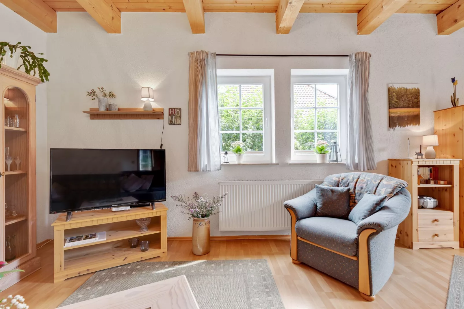Ferienhaus mit Garten und Terrasse vor Rostock/Warnemünde-Living room