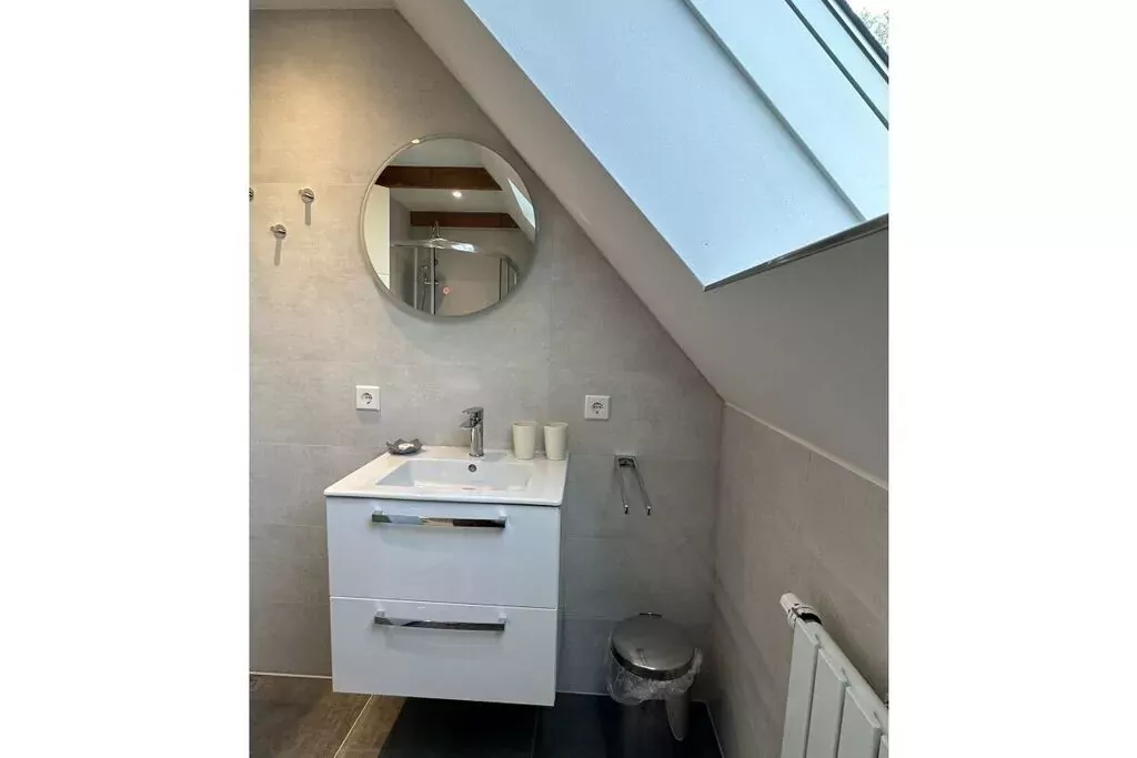 453084-Bathroom