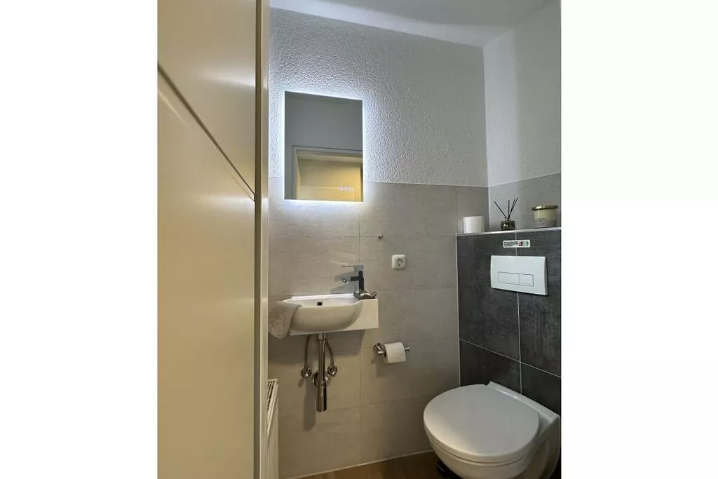 453084-Bathroom