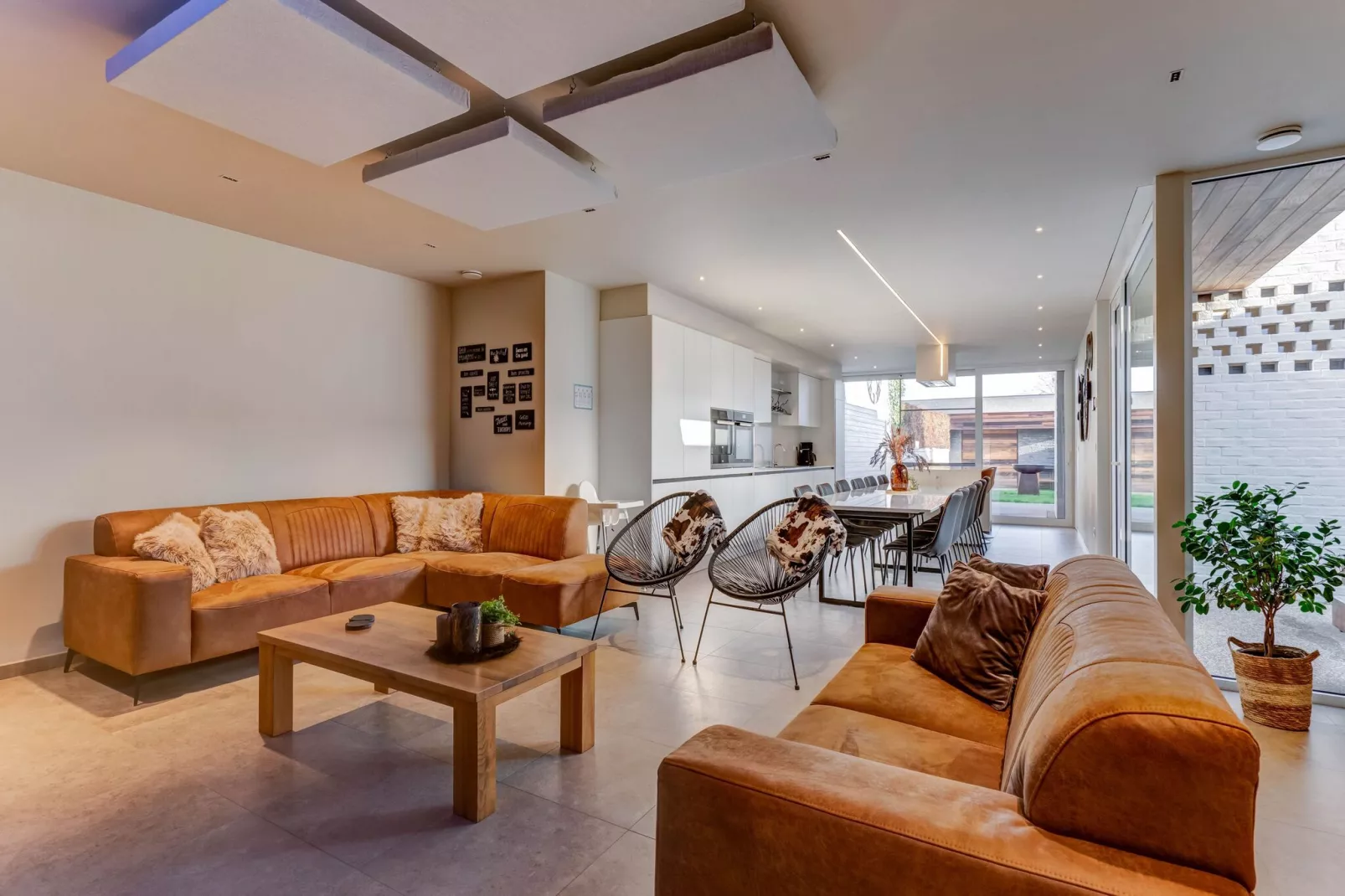Time 4 Time-Living room