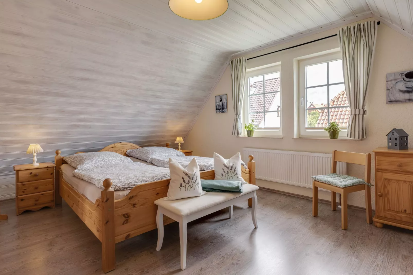 Ferienhaus mit Garten und Terrasse vor Rostock/Warnemünde-Bedroom