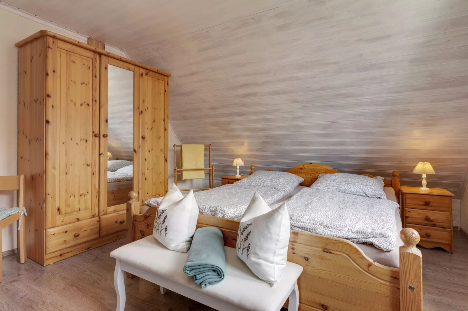 Ferienhaus mit Garten und Terrasse vor Rostock/Warnemünde-Bedroom