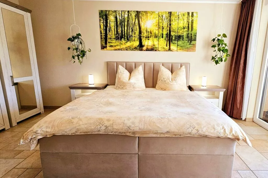 15822-Bedroom