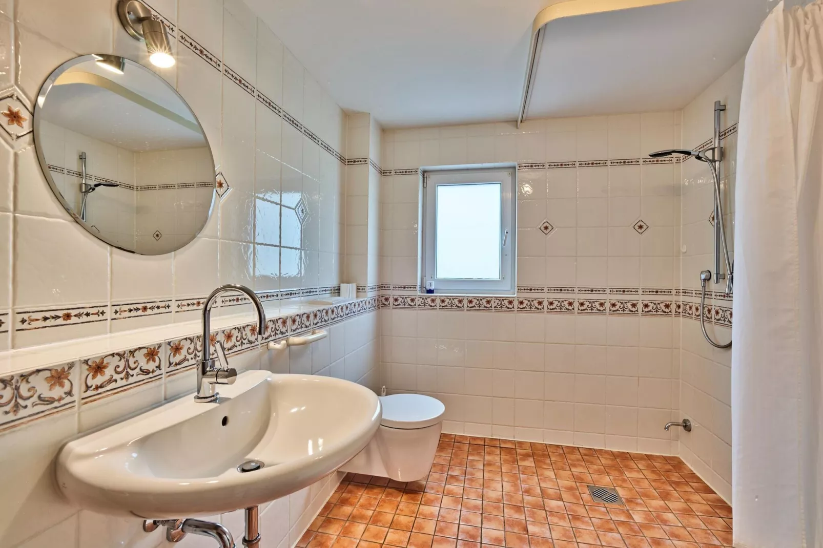 Haus Eifelsonne-Bathroom