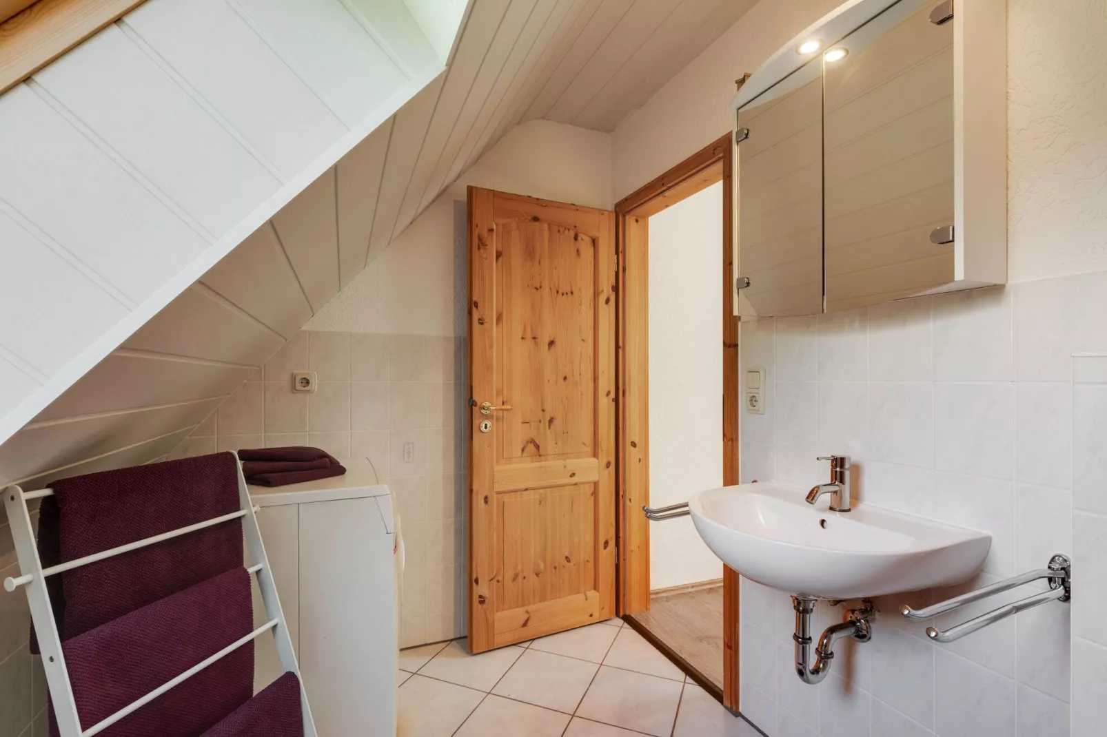 Ferienhaus mit Garten und Terrasse vor Rostock/Warnemünde-Bathroom