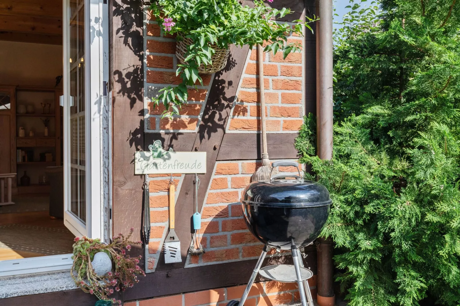 Ferienhaus mit Garten und Terrasse vor Rostock/Warnemünde-Facilities