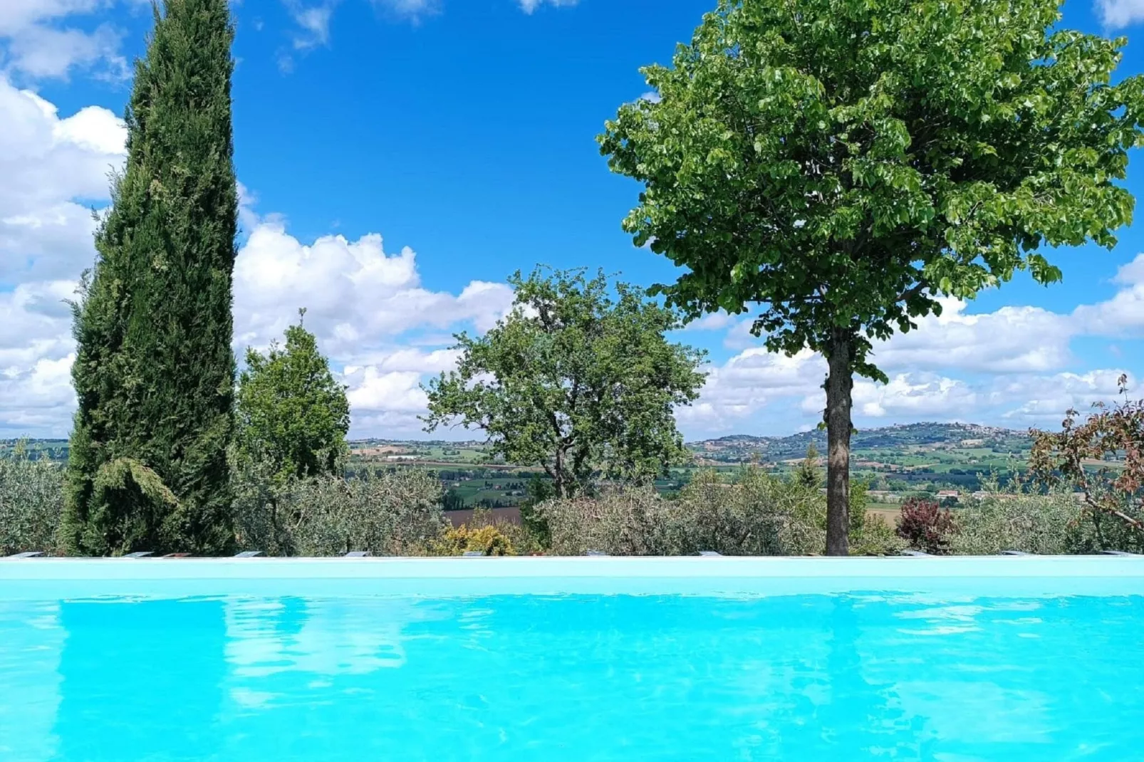Infiniti Colli-Pool