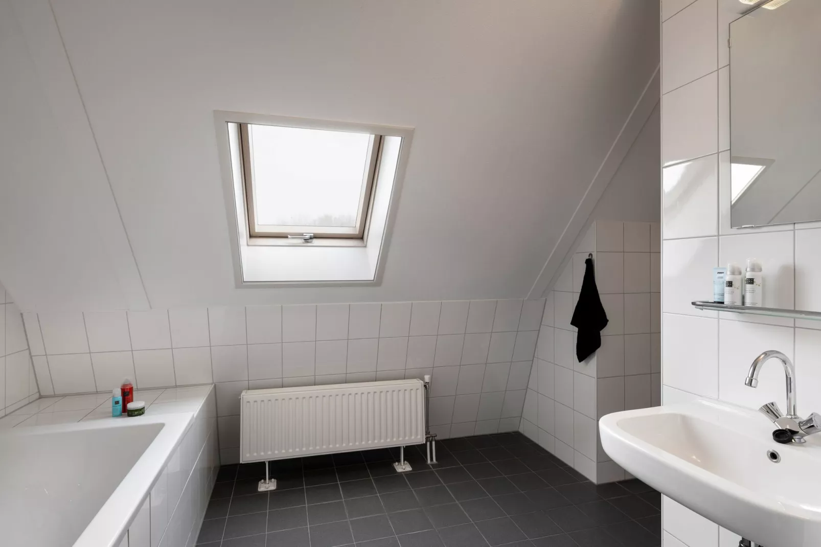 Marke van Ruinen 6-Bathroom
