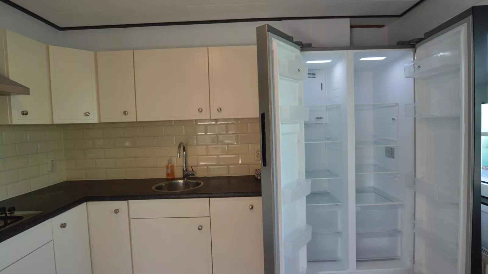 T Kaatsheuveltje 1-Kitchen