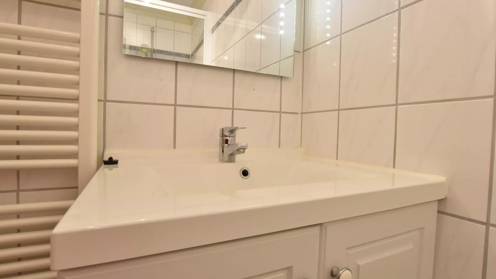 T Kaatsheuveltje 2-Bathroom