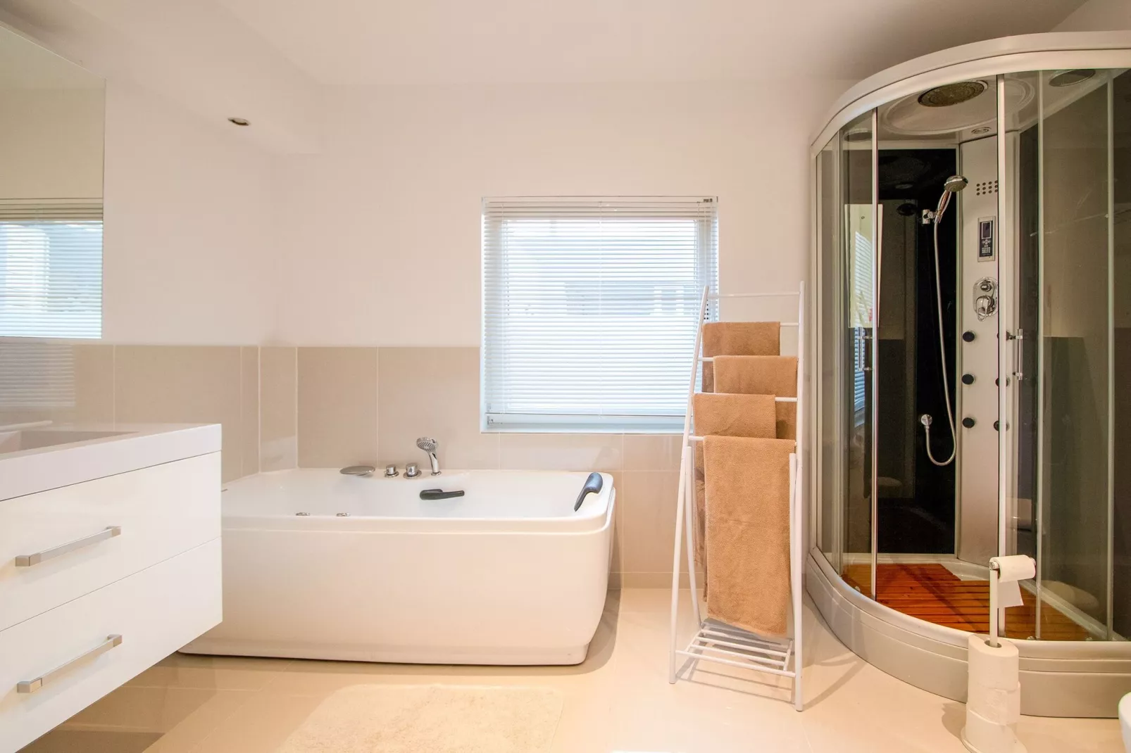 La Roussette-Bathroom