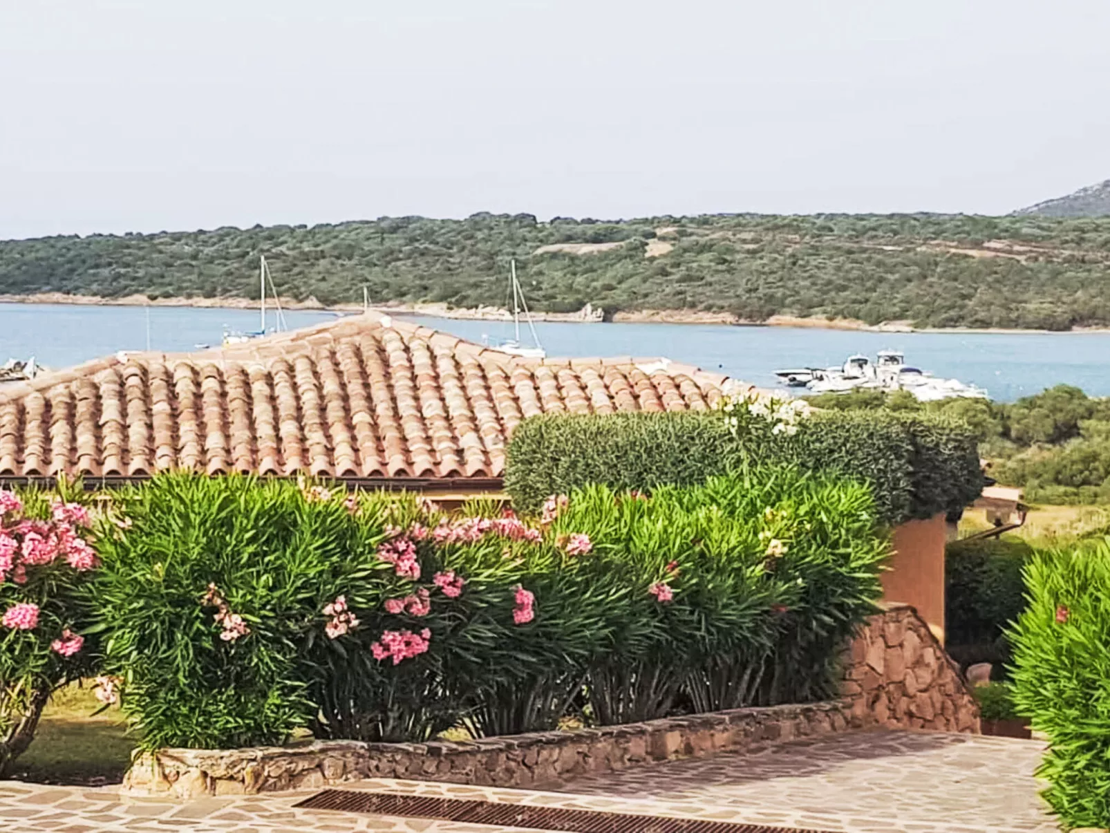 CSD - 13 - Baia de Bahas-Outside