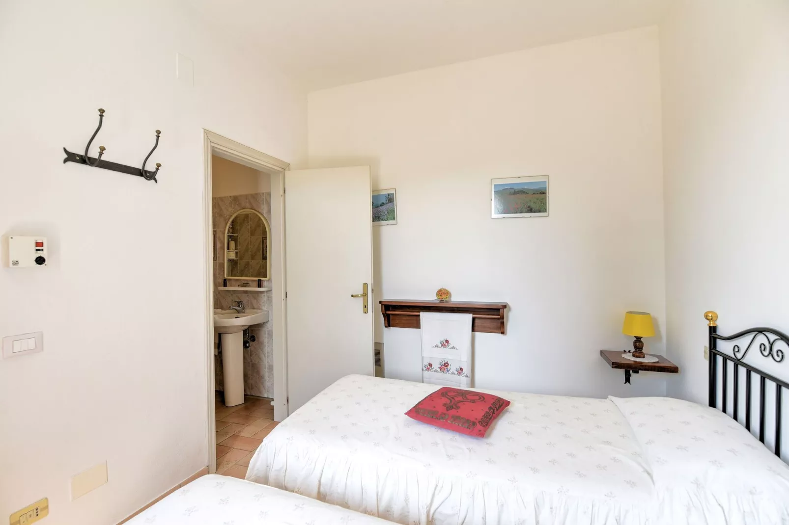 Chiaraquattro-Bedroom