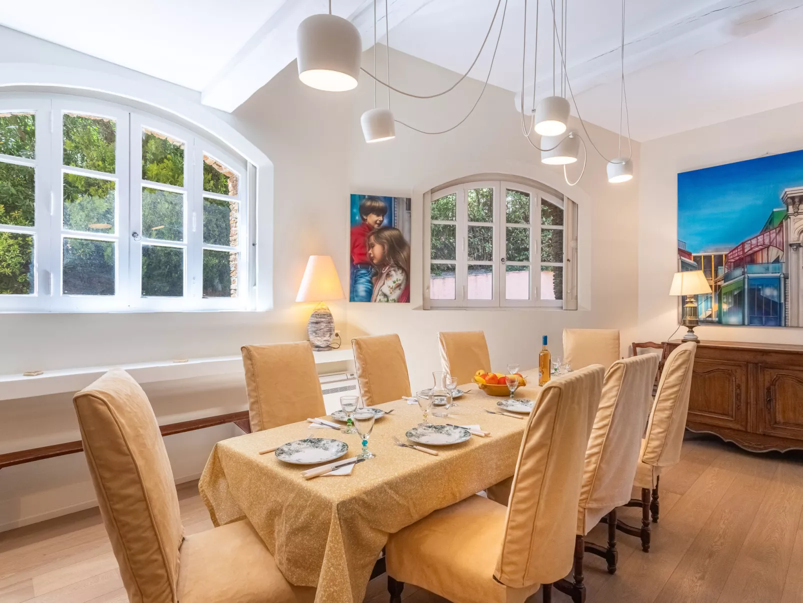 Le Clos du Pierredon-Inside