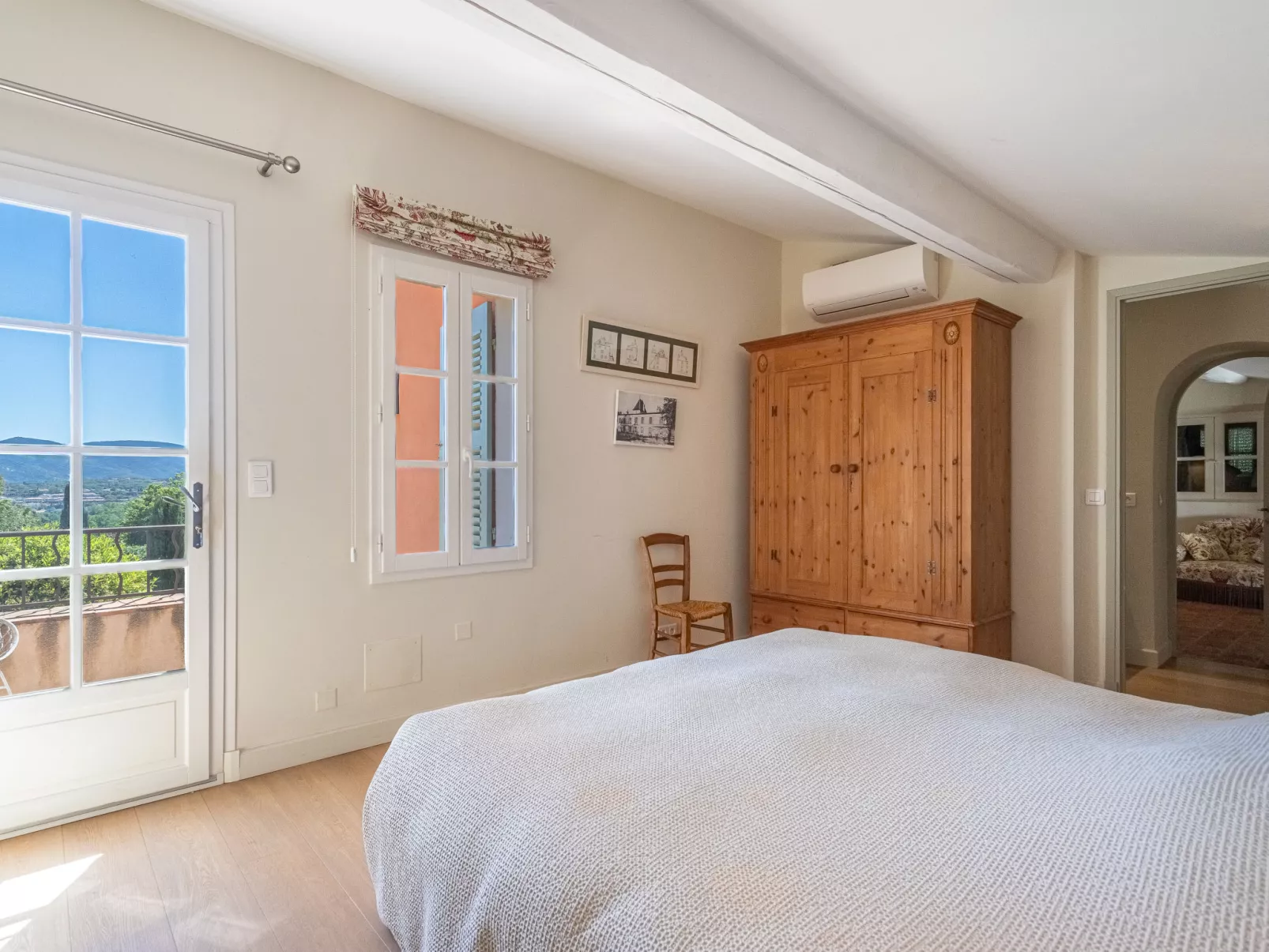 Le Clos du Pierredon-Inside