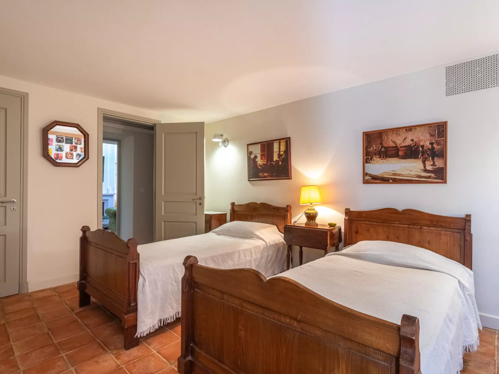 Le Clos du Pierredon-Inside