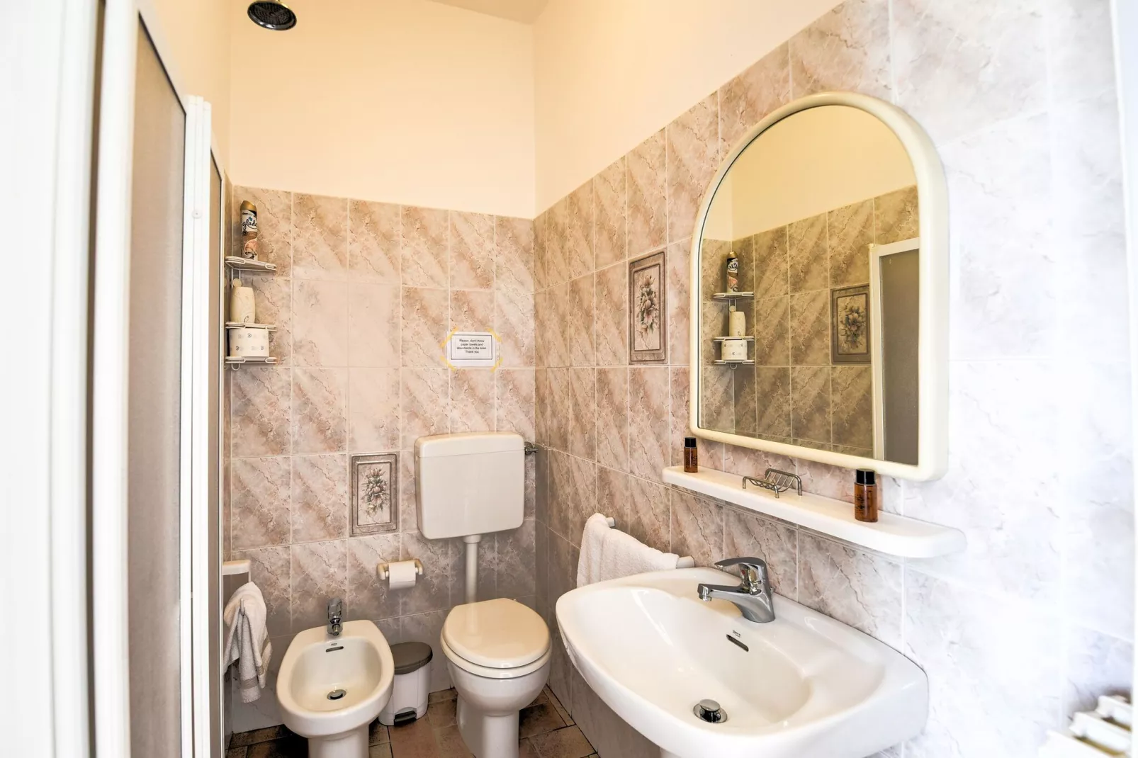 Chiaraquattro-Bathroom