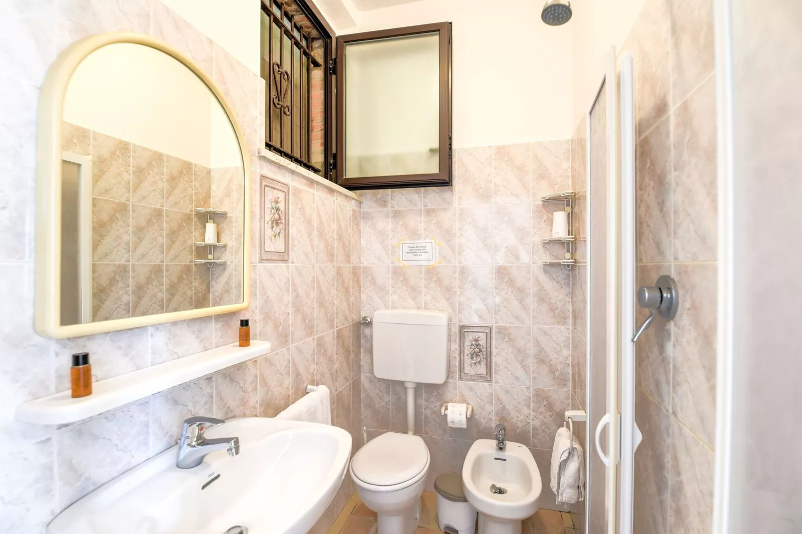 Chiaraquattro-Bathroom