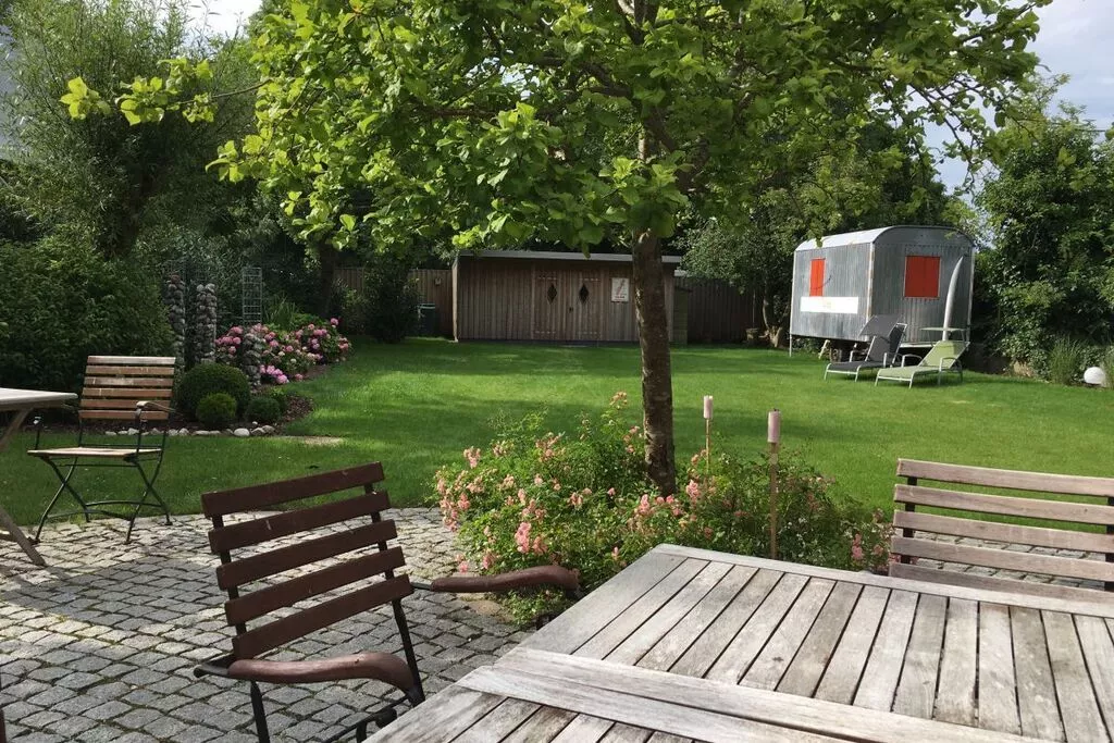 185564-Gardens summer