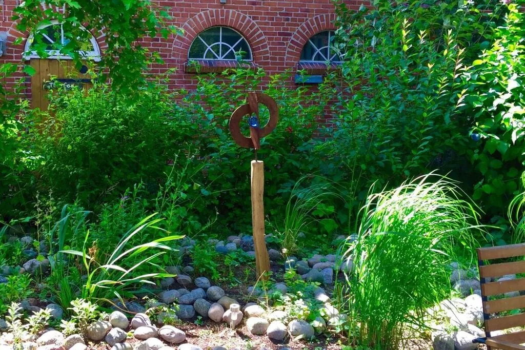 185564-Gardens summer