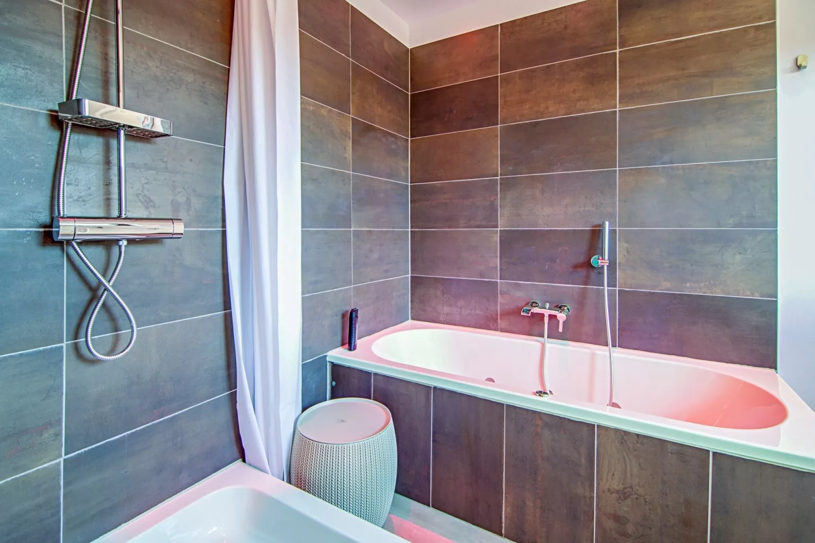 La Valse des Mésanges-Bathroom