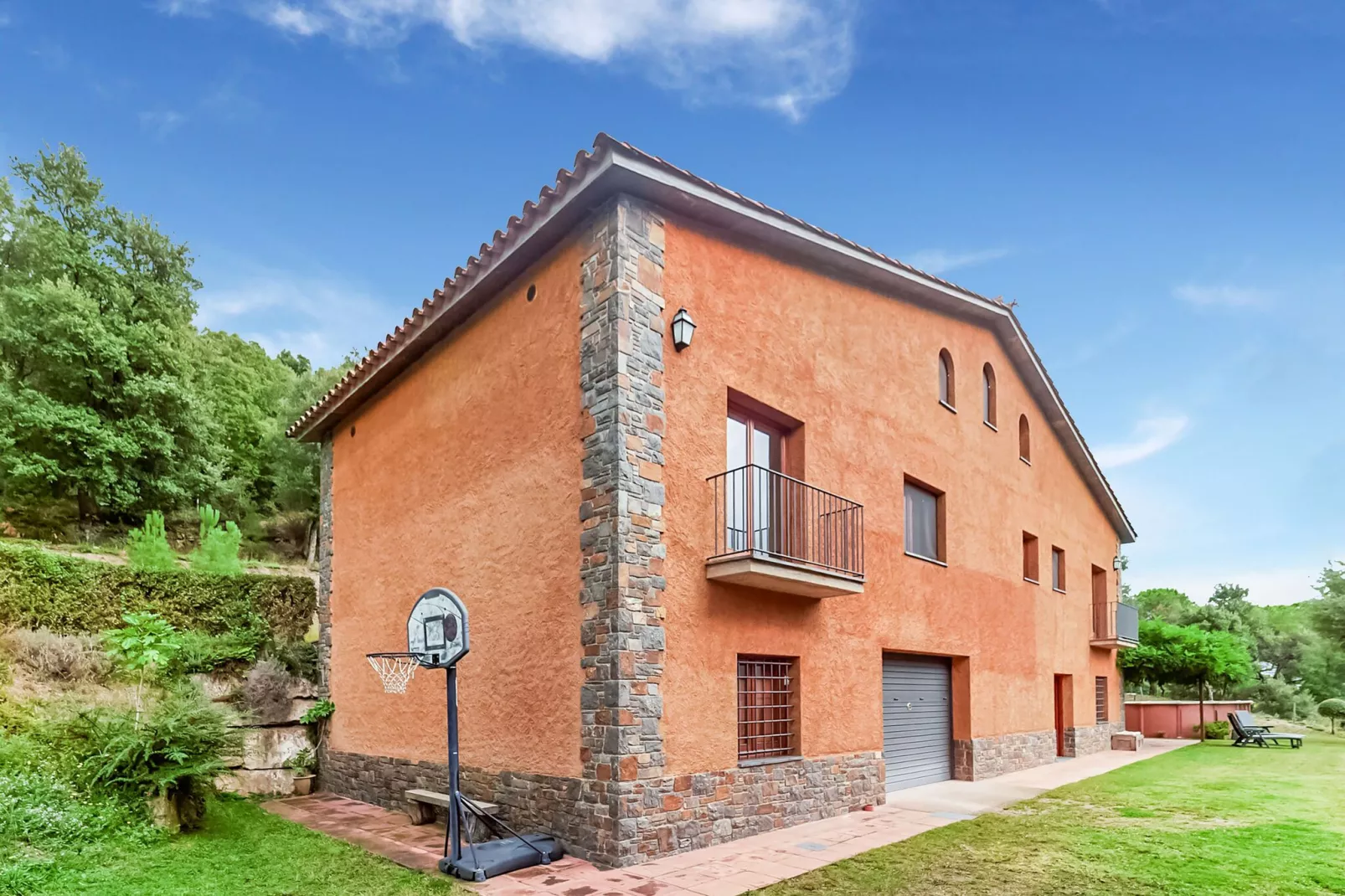 Can Pere Castanyer-Exterior summer