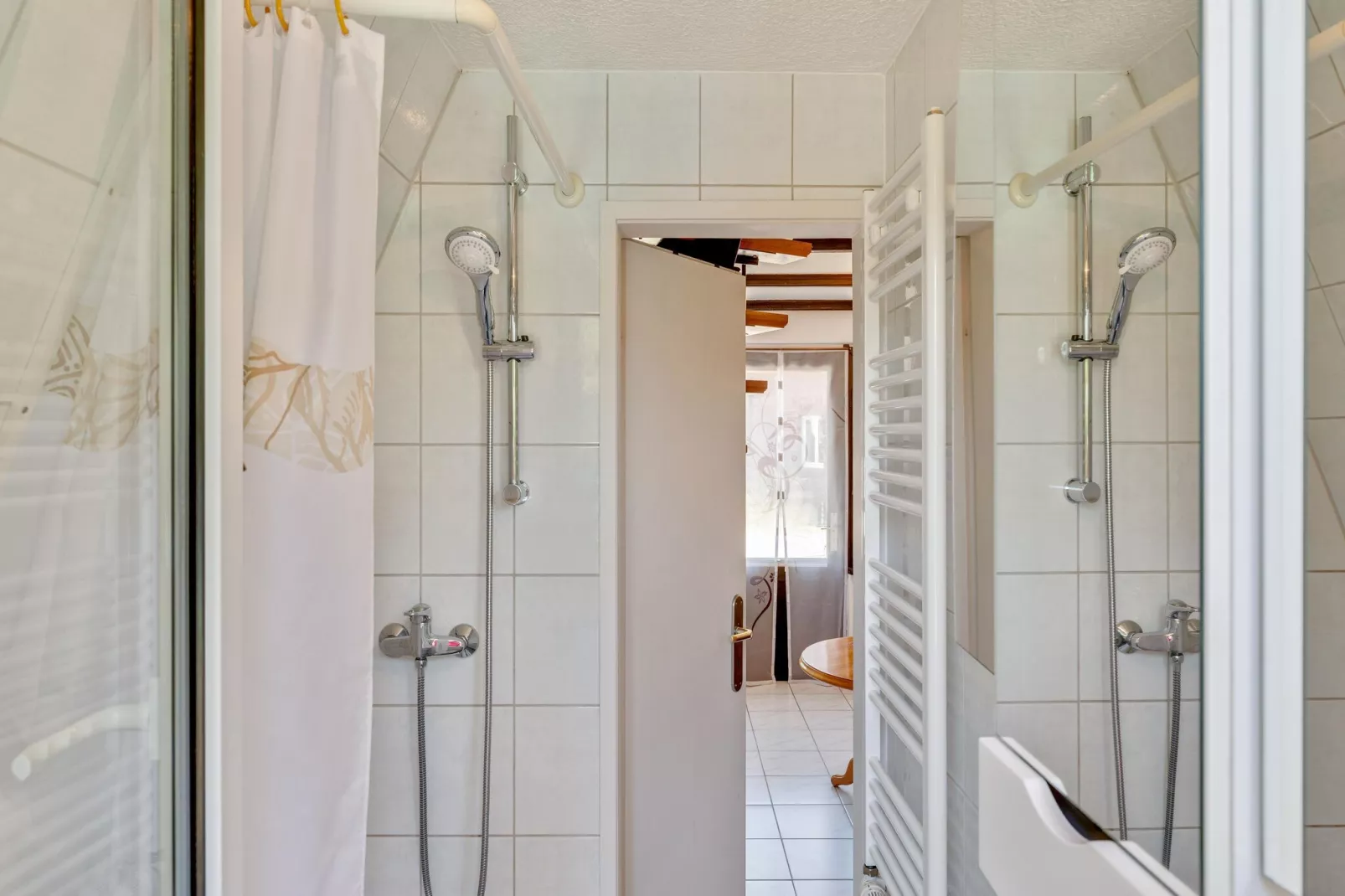 Finnhütte-Bathroom