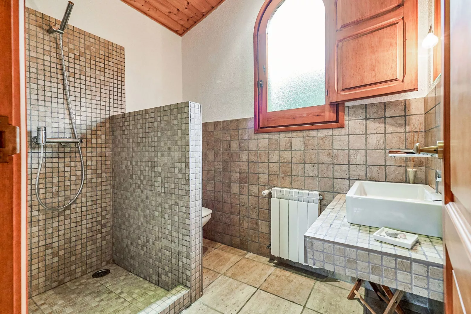 Can Pere Castanyer-Bathroom