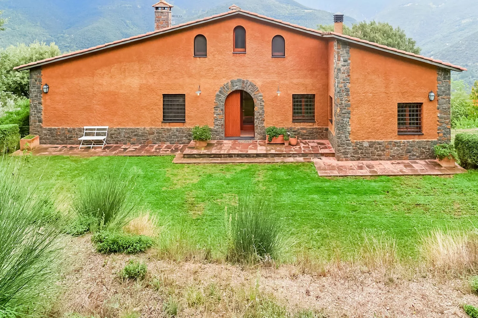 Can Pere Castanyer-Exterior summer