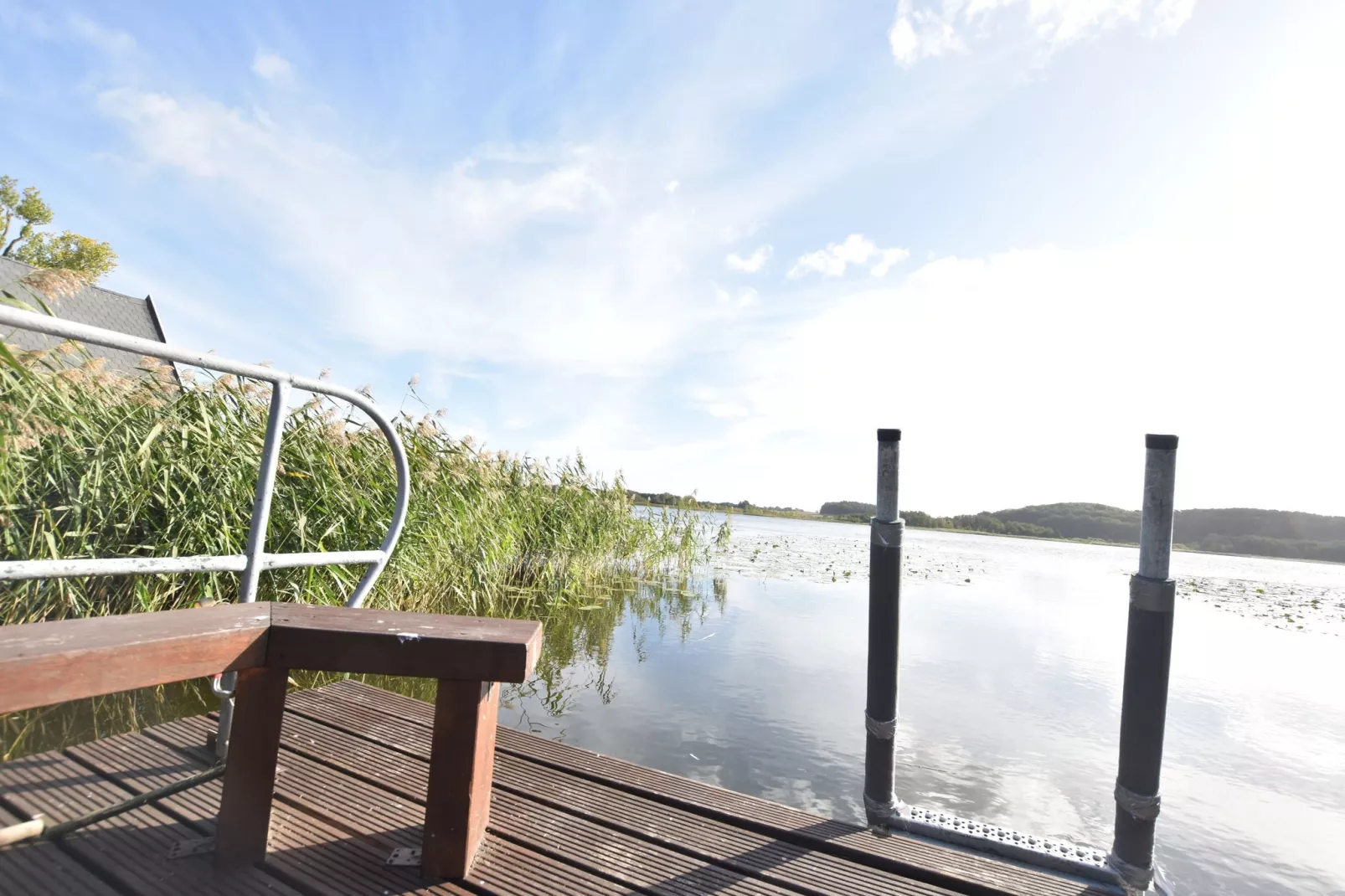 Bootshaus direkt am See mit eigenem Steg-View summer